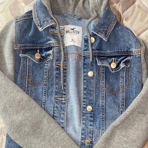 hollister jean jacket with built in grey sweater !